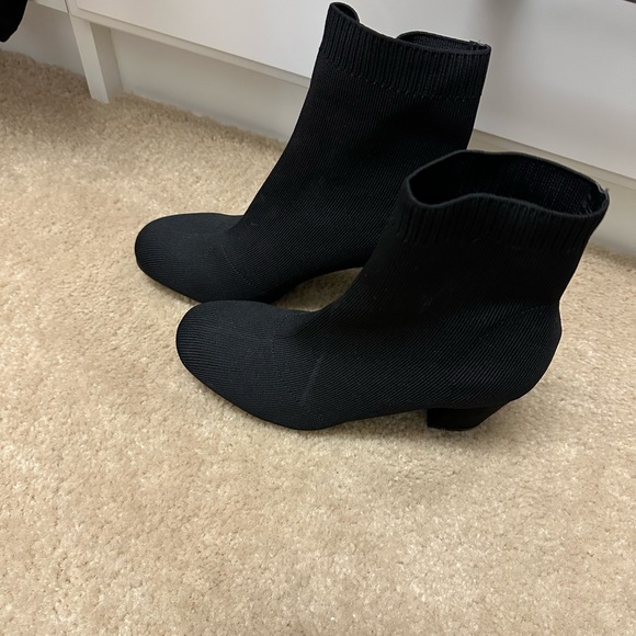 Mia Brand ankle booties - Picture 3 of 4